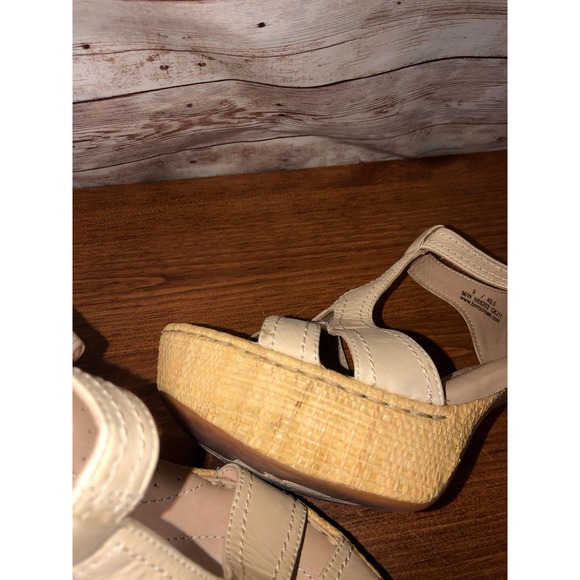 Barn Crown Size 9 open-toe heels color Tan - Picture 4 of 7